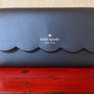 Kate Spade Gemma Scalloped Wallet on a Chain